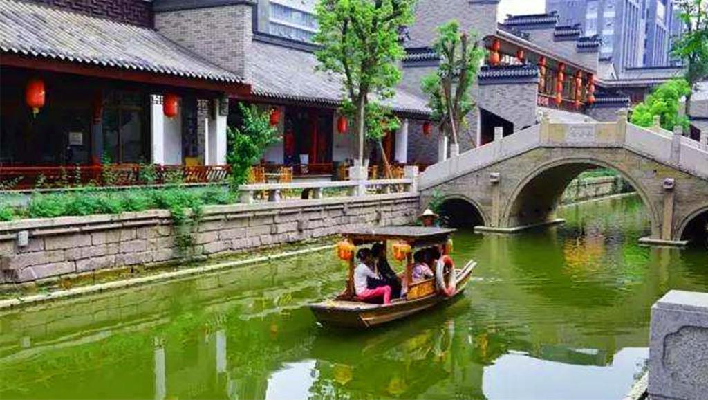 勇闯重庆最贵中餐厅！我看不太懂，但我大受震撼…